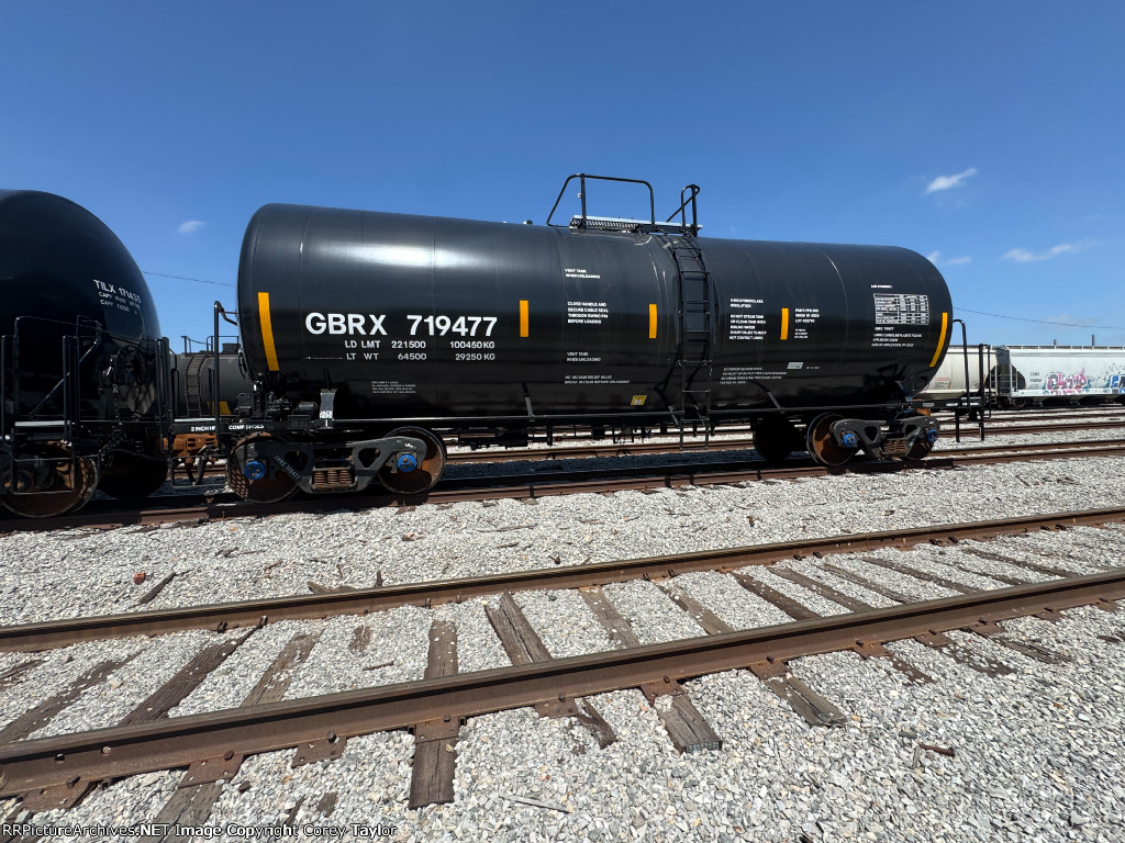 GBRX 719477